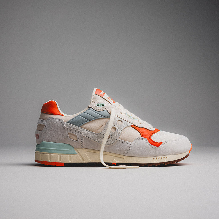 Saucony Shadow 5000 onfeet