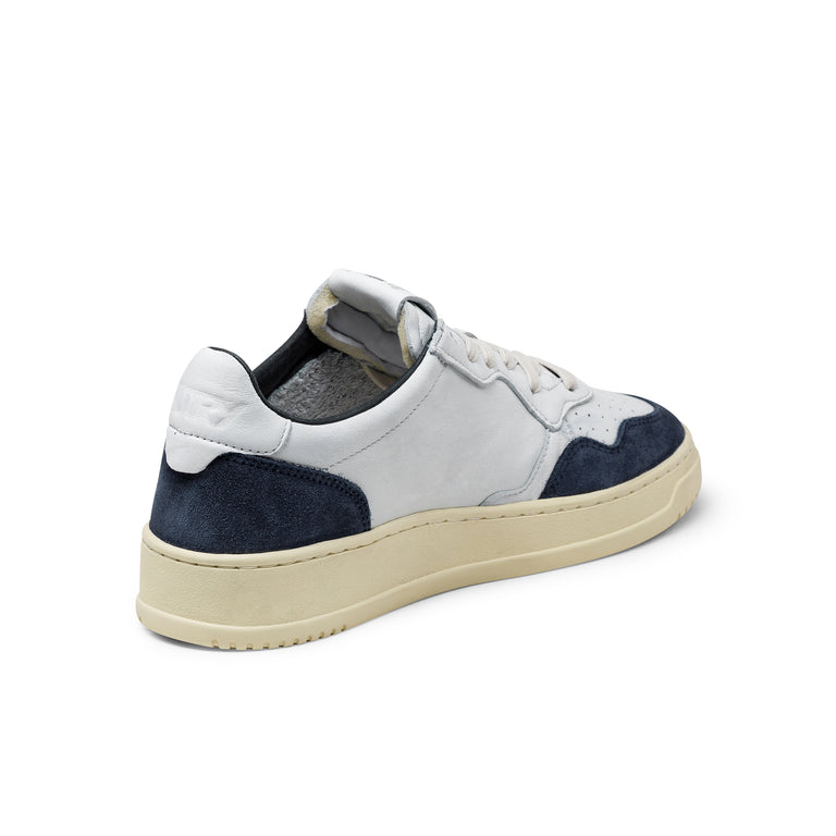 Autry Medalist *Goat / Suede*