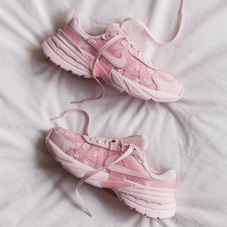 Nike Wmns V2K Run onfeet