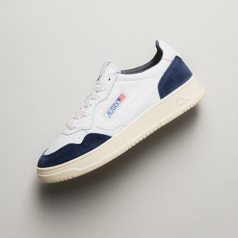 Autry Medalist *Goat / Suede* onfeet