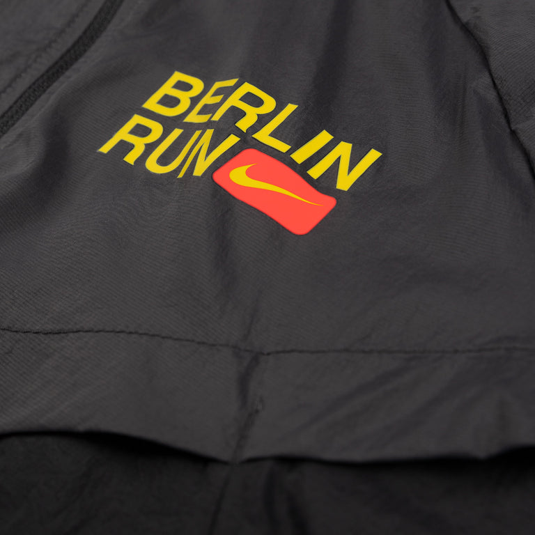 Nike	Stride Repel UV Running Jacket