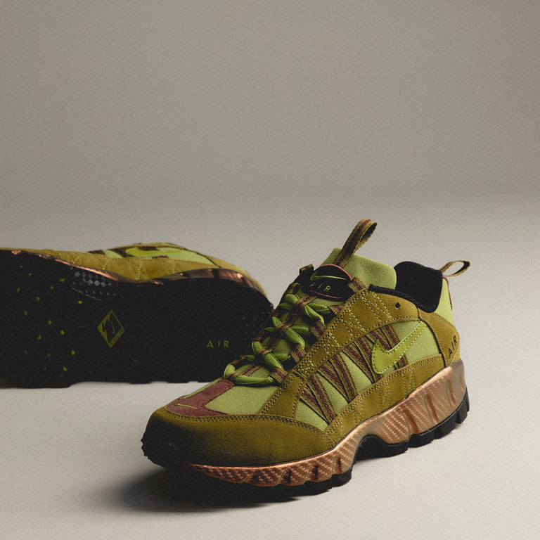 Nike Air Humara onfeet