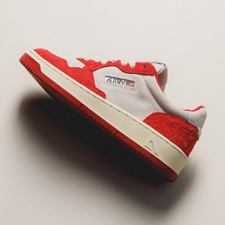 Autry Medalist *Suede / Long Suede* onfeet