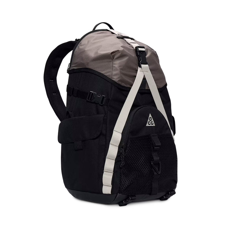 Nike ACG "Daymax" Backpack (25L)