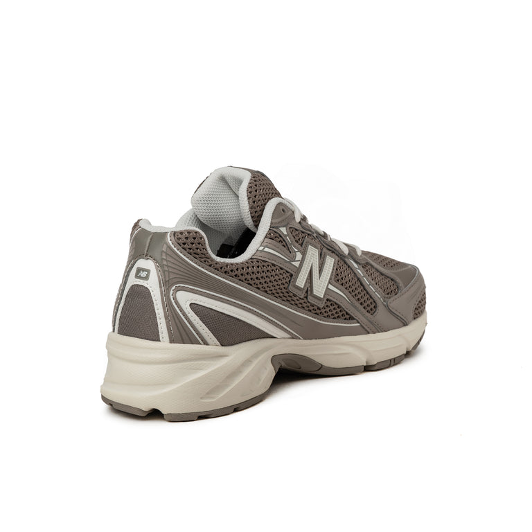 New Balance U740SA2
