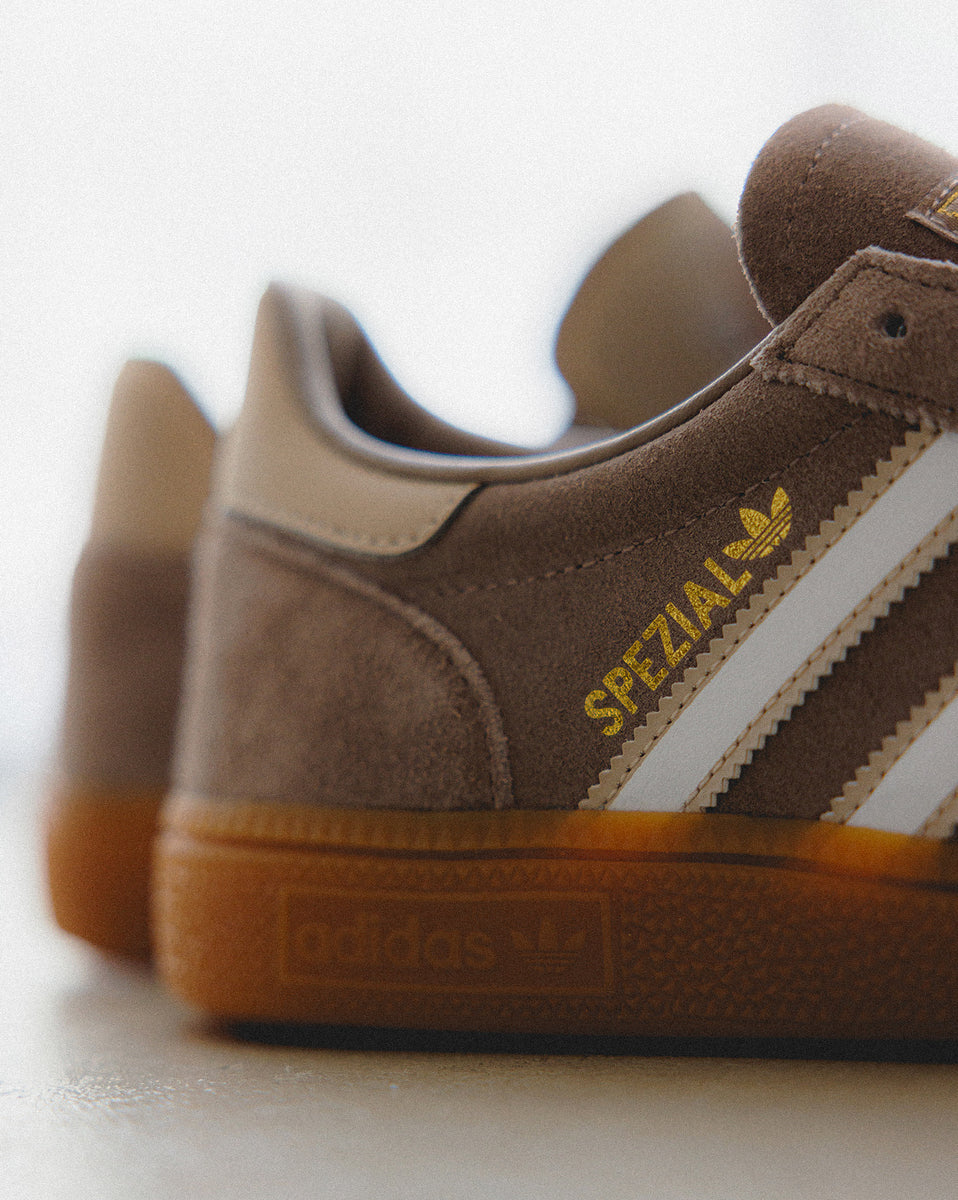 【ADIDAS】 HANDBALL SPEZIAL Chalky Brown Adidas Originals Handball Spezial Chalky Brown Clear Pink