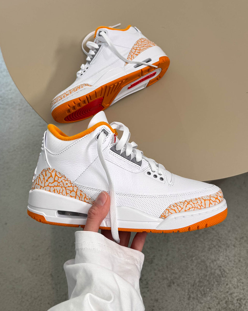Nike Wmns Air Jordan 3 Retro *White and Orange Peel* Sneaker