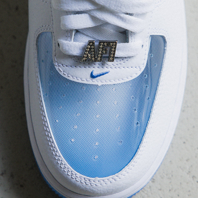 Nike Air Force 1 Retro QS onfeet