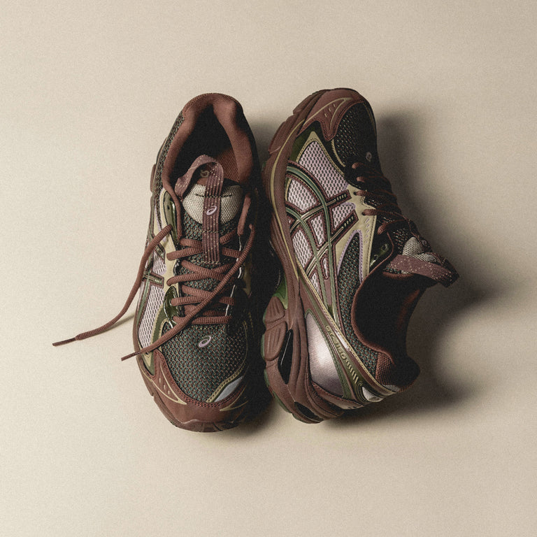 Asics UB6-S GT-2160 onfeet