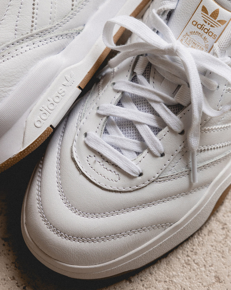 【adidas originals】MUNDIAL FC Adidas Mundial Fc Sneaker in Ftwr White/Core Black/Gum adidas