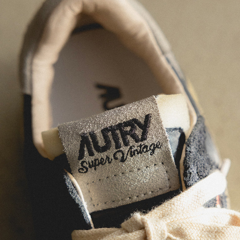 Autry Reelwind Low Nylon / Cracked Leather *Super Vintage* onfeet