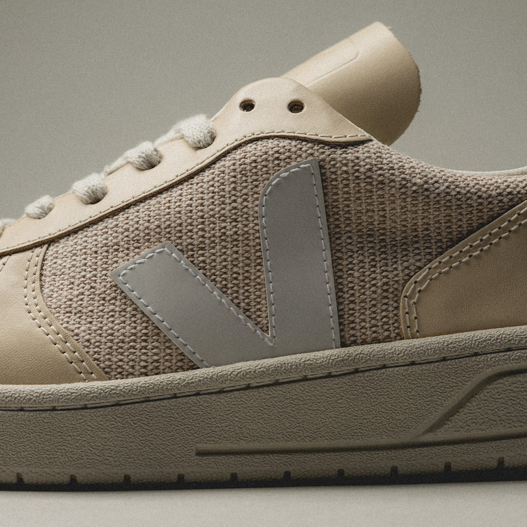 Veja V-10 J-Mesh onfeet