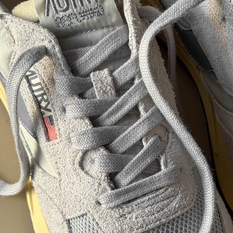 Autry Reelwind Low *Suede / Net* onfeet