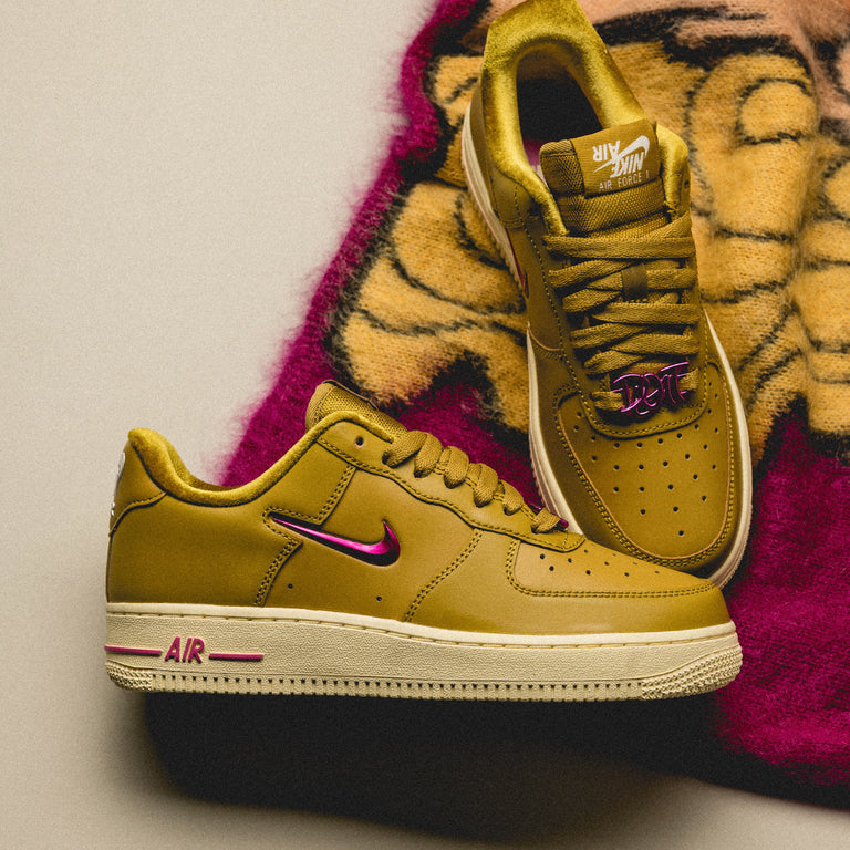 Nike Wmns Air Force 1 '07 onfeet