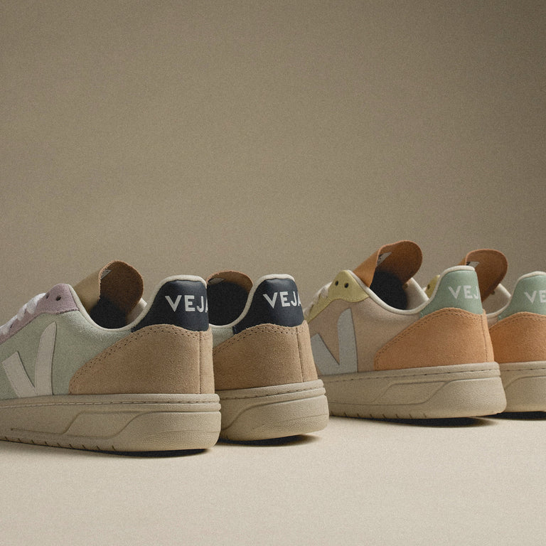 Veja V-10 Suede W onfeet