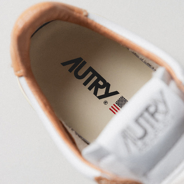 Autry Medalist W onfeet