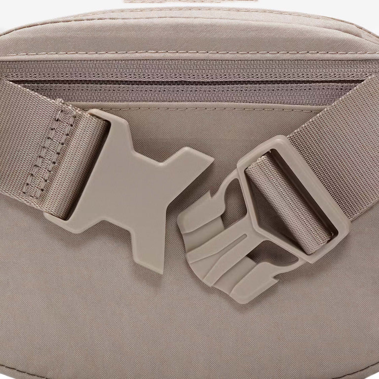 Nike Aura Crossbody Bag (2L)