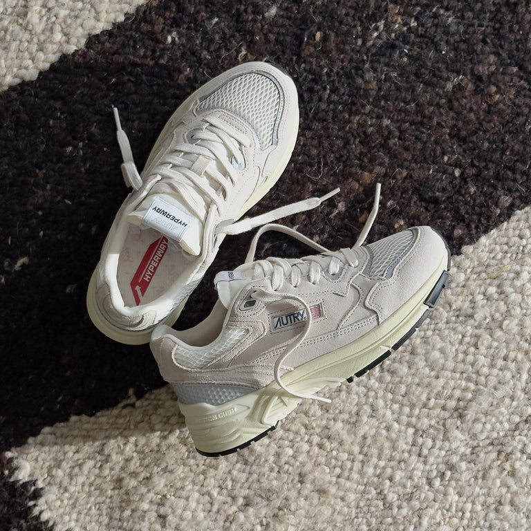 Autry Hyperway W *Suede / Mesh* onfeet