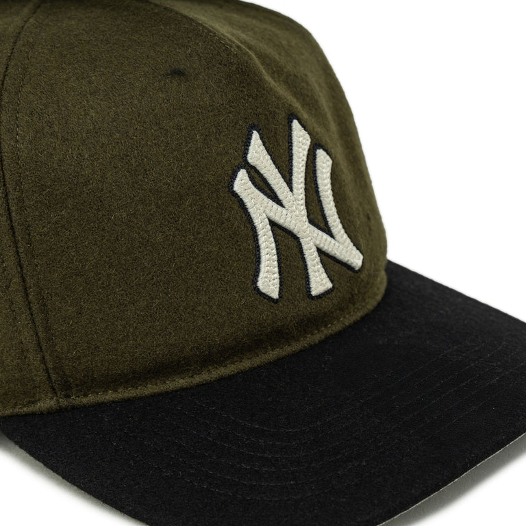 47 MLB New York Yankees Chain Stitch Two Tone *Hitch* Cap (Sandalwood)