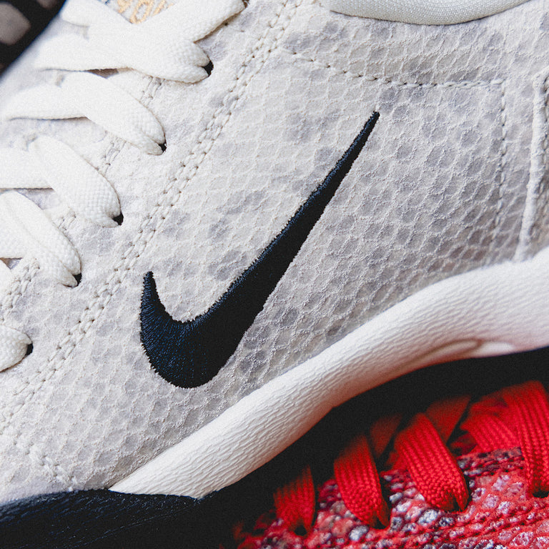 Nike Wmns Total 90 SE onfeet