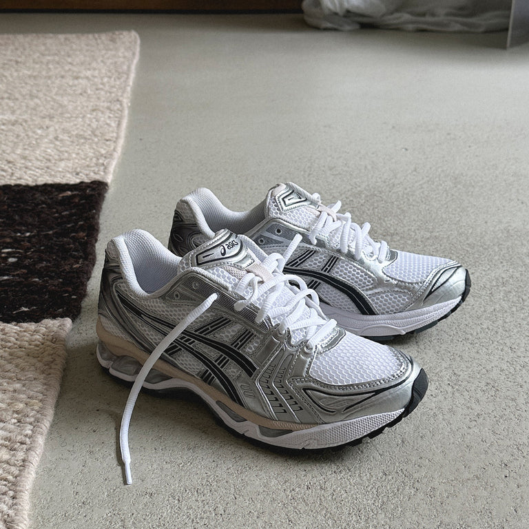 Asics GEL-Kayano 14 onfeet
