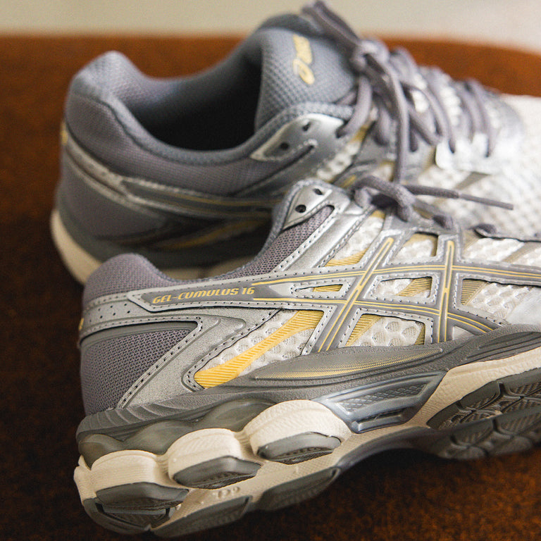 Asics GEL-Cumulus 16 onfeet