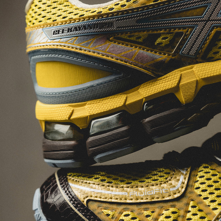 Asics UB9-S GEL-Kayano 20 onfeet