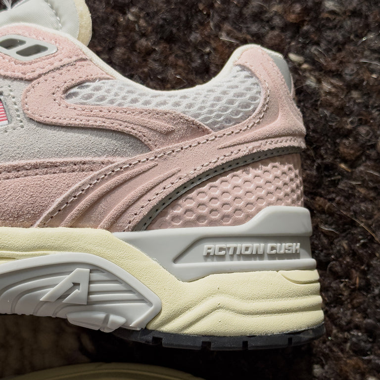 Autry Hyperway W *Suedebic / Mesh* onfeet
