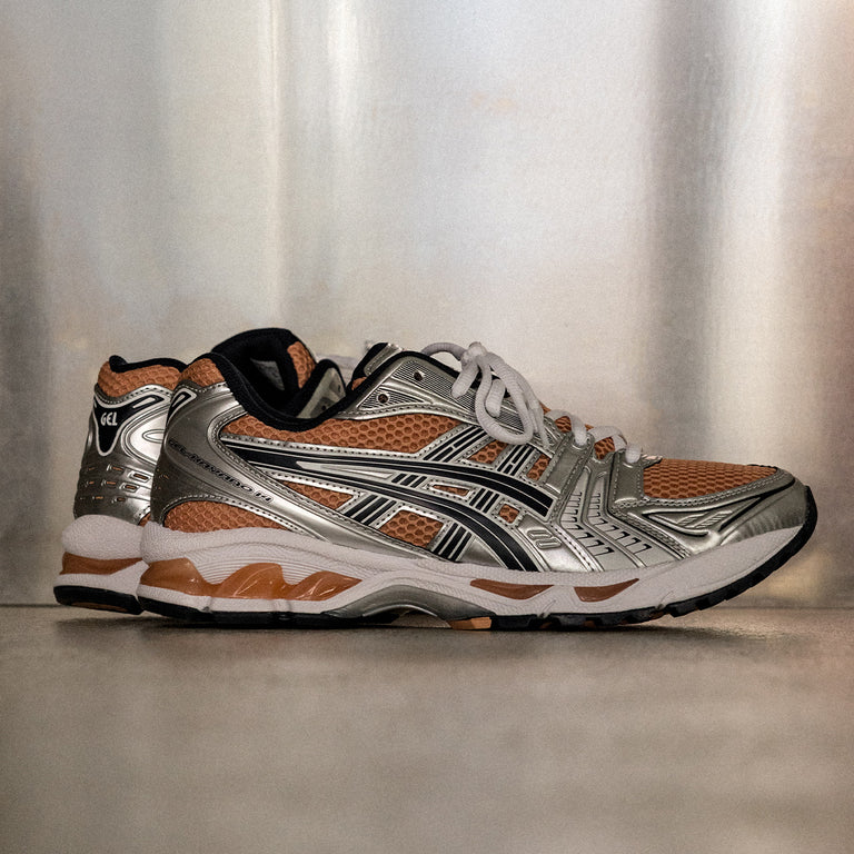 Asics GEL-Kayano 14 onfeet
