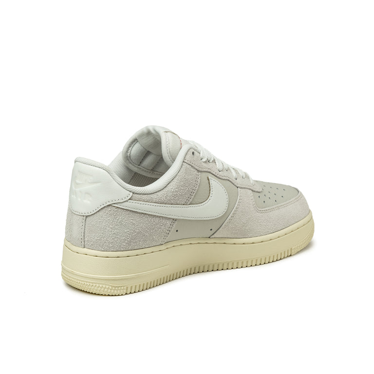 Nike Air Force 1 '07 LX
