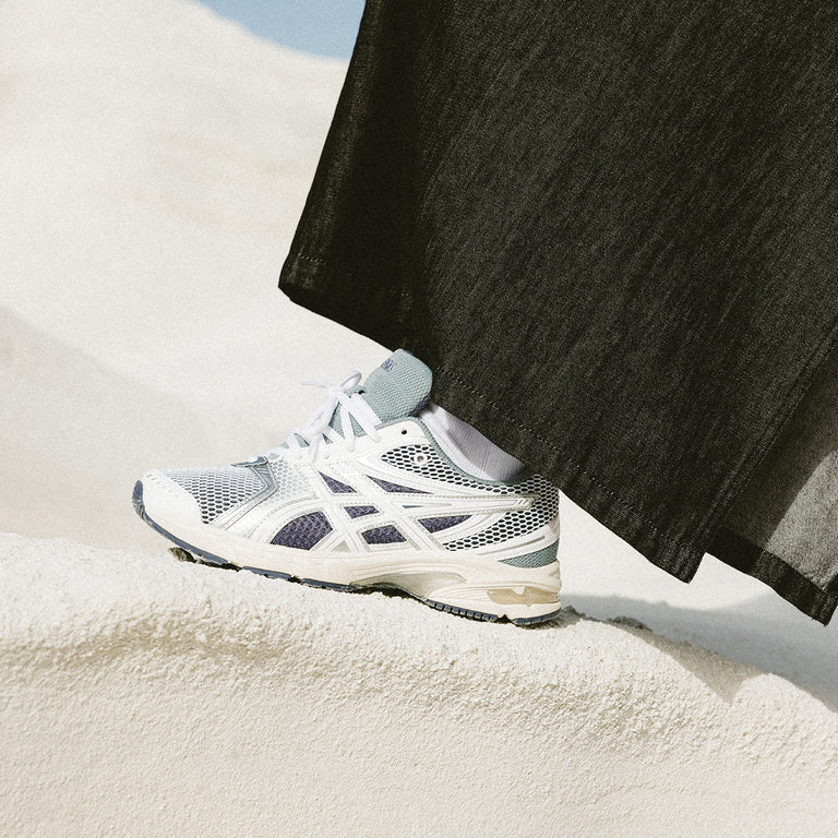 Asics GEL-DS Trainer 14 onfeet