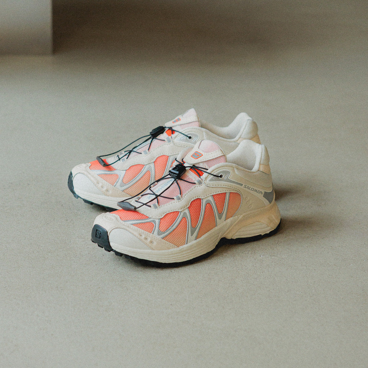 国内配送 SALOMON XT-WHISPER SHORTBREAD/ORG Salomon Men's XT-Whisper Shortbread/Red Orange/Footwear