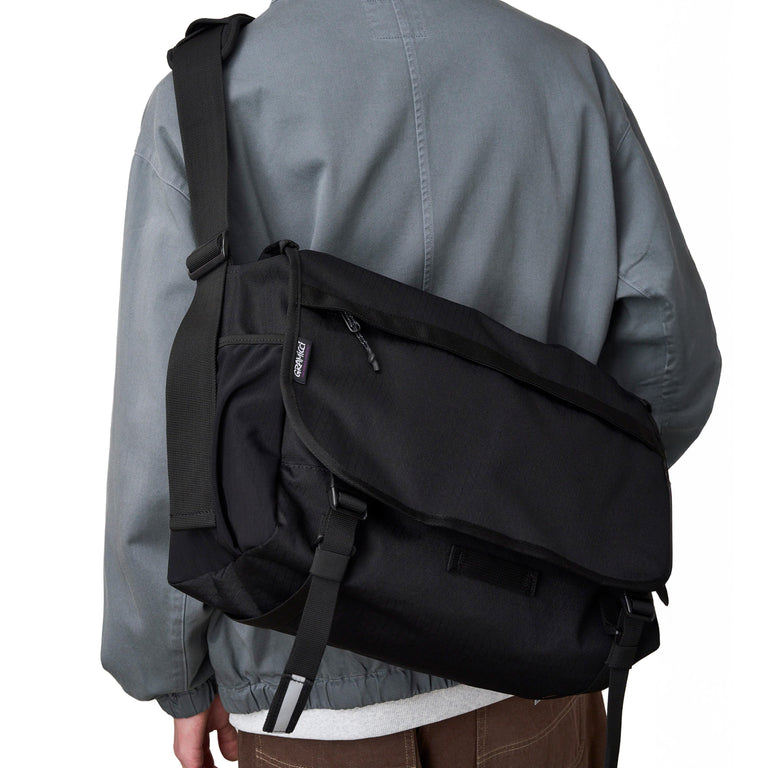 Gramicci Messenger Bag (Black)