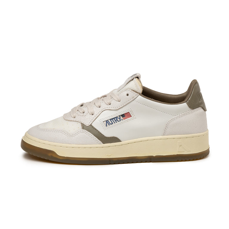 Autry Medalist *Virgin / Crack* - 40 / White / Covert Green