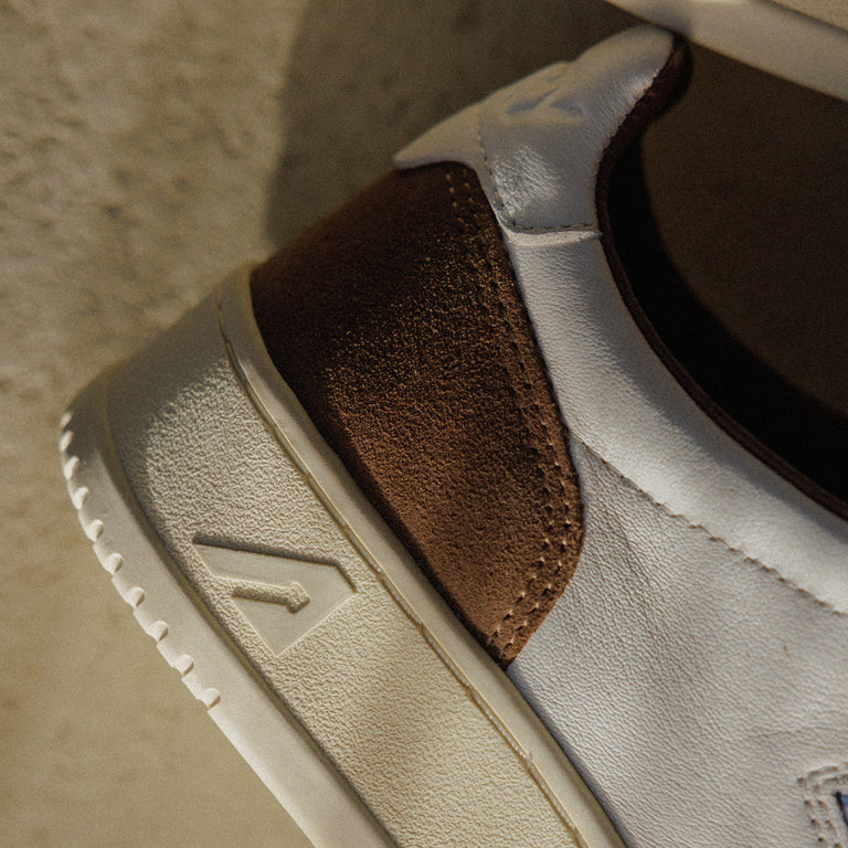 Autry Medalist *Goat / Suede* onfeet