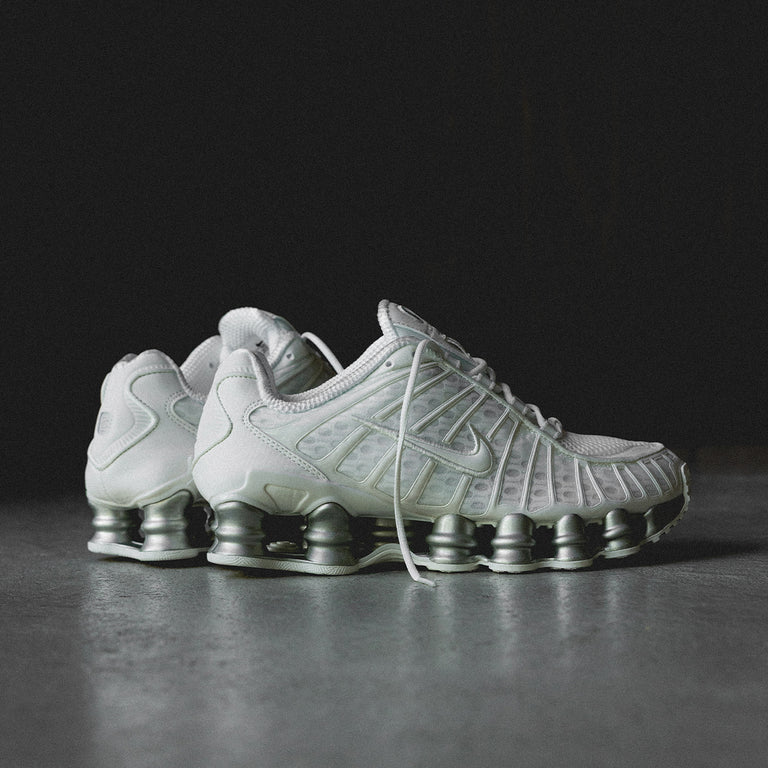 Nike Wmns Shox TL onfeet