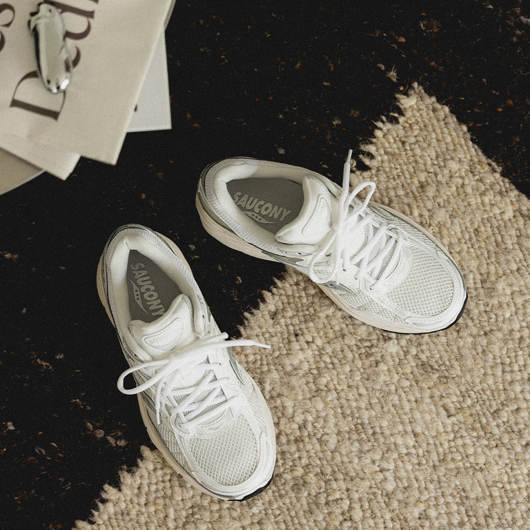 Saucony Pro Grid Omni 9 onfeet