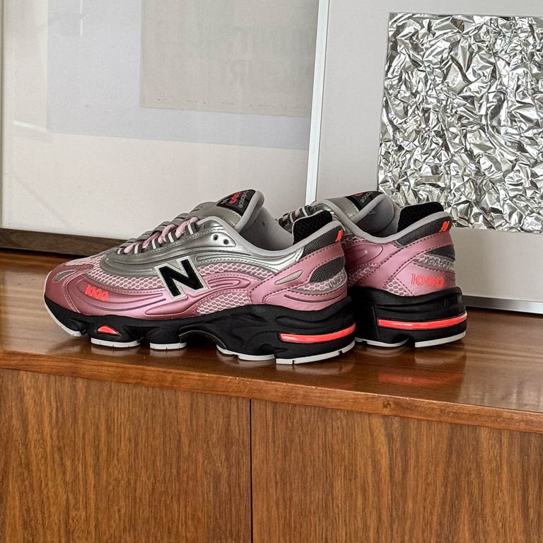 NEW BALANCE SNEAKER