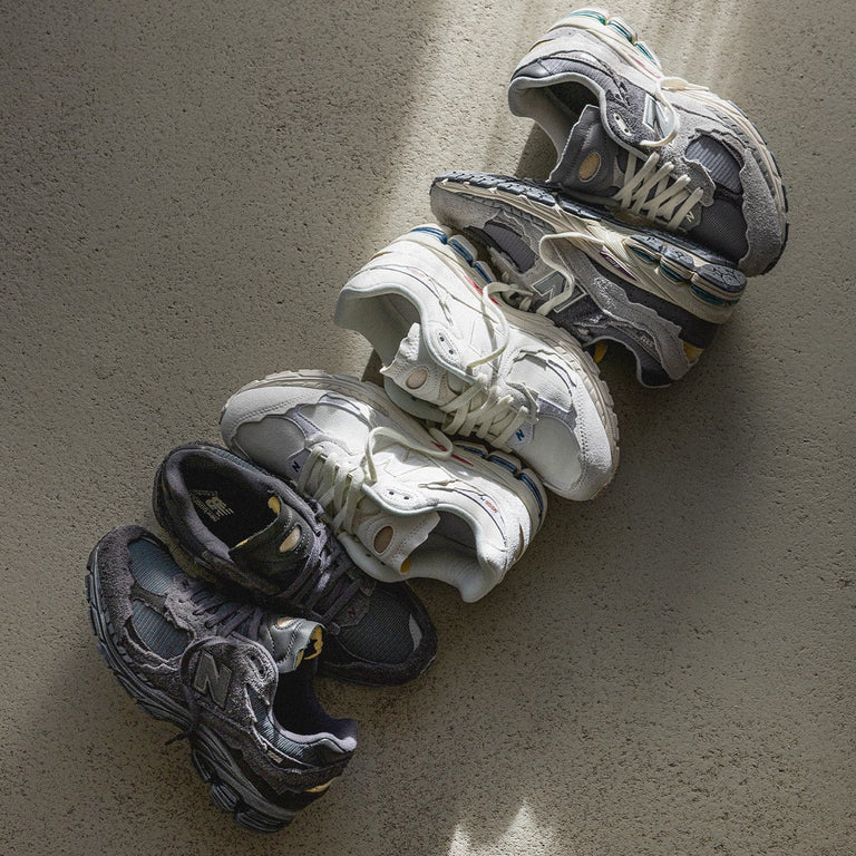 NEW BALANCE 2002R