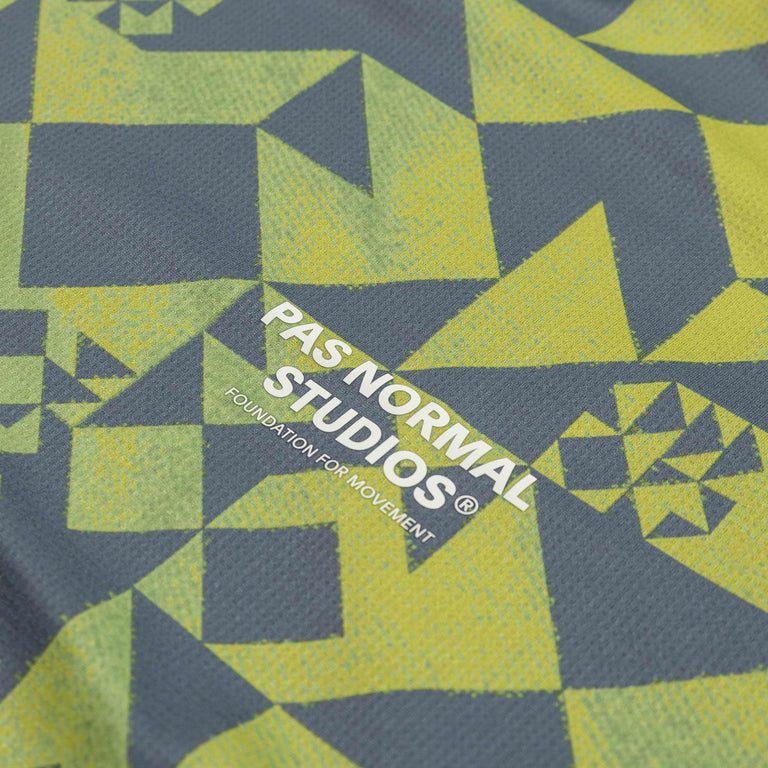 Pas Normal Studios Balance T-Shirt *No Distance Left To Run* (Green Origami)