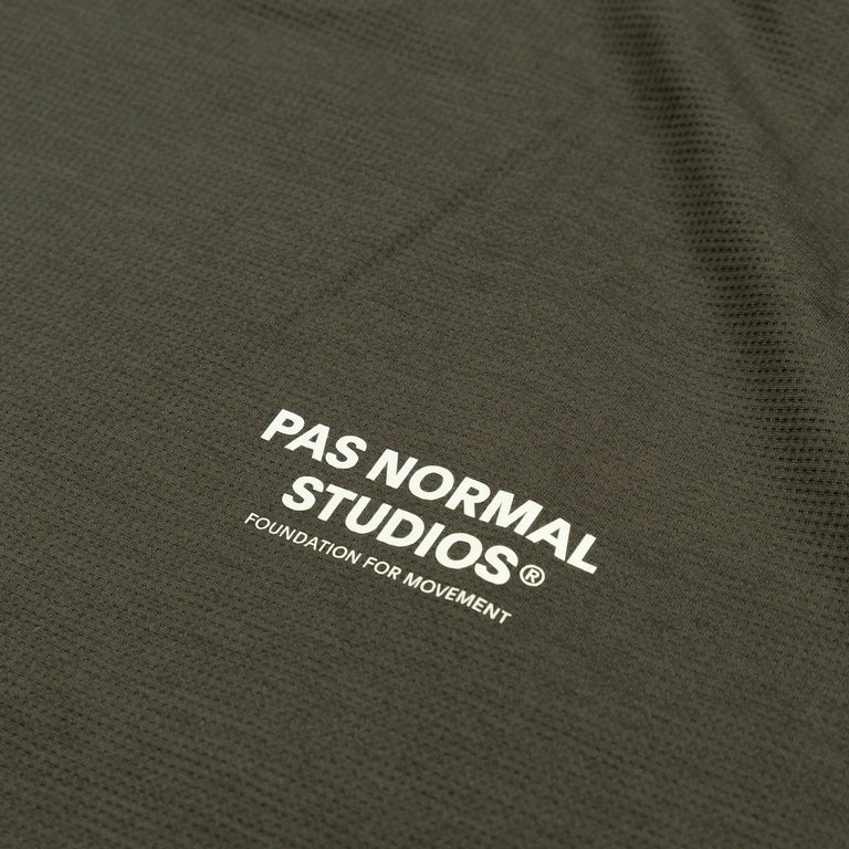 Pas Normal Studios	Balance T-Shirt *No Distance Left To Run* - XXL / Dark Olive - 4
