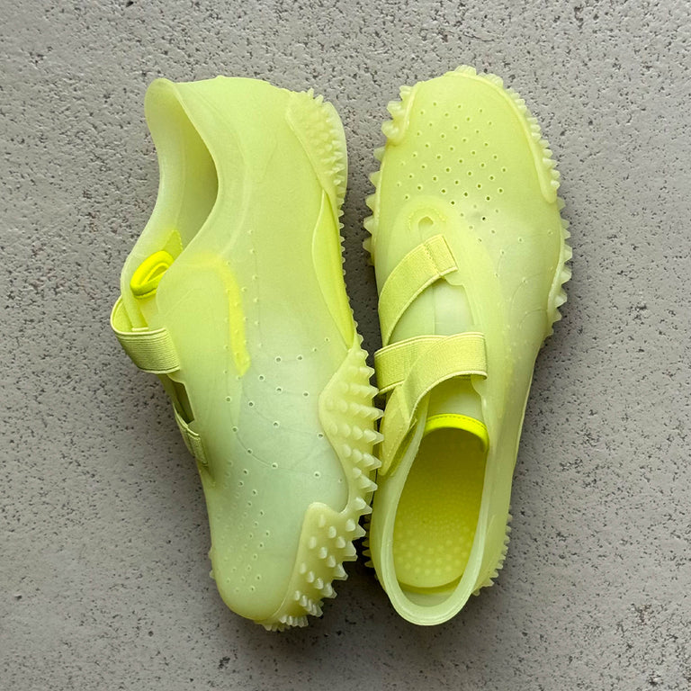 Puma Mostro Jelly onfeet