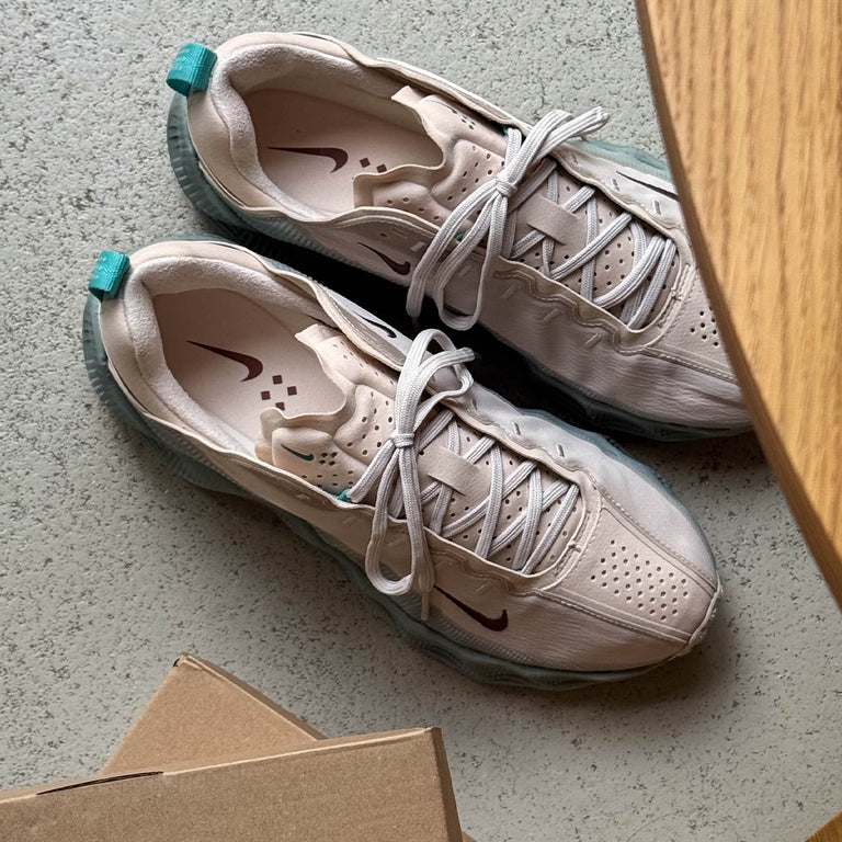 Nike Ava Rover onfeet