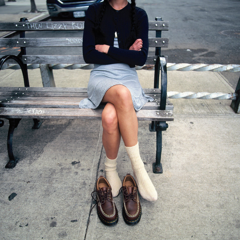 Dr. Martens Lowell onfeet