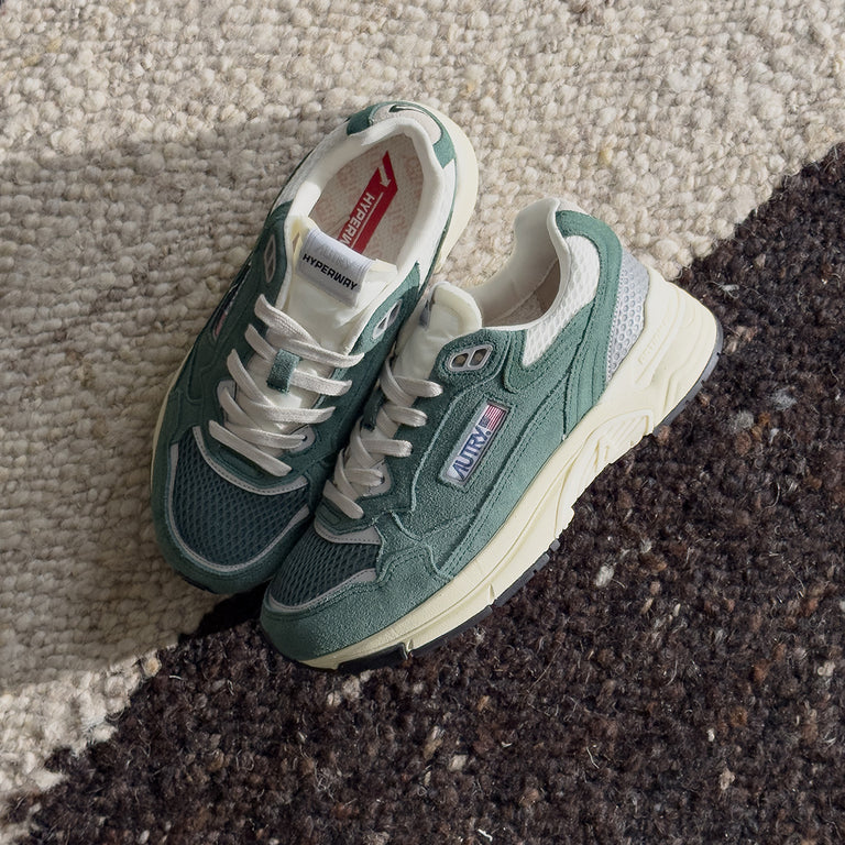Autry Hyperway W *Suede / Mesh* onfeet