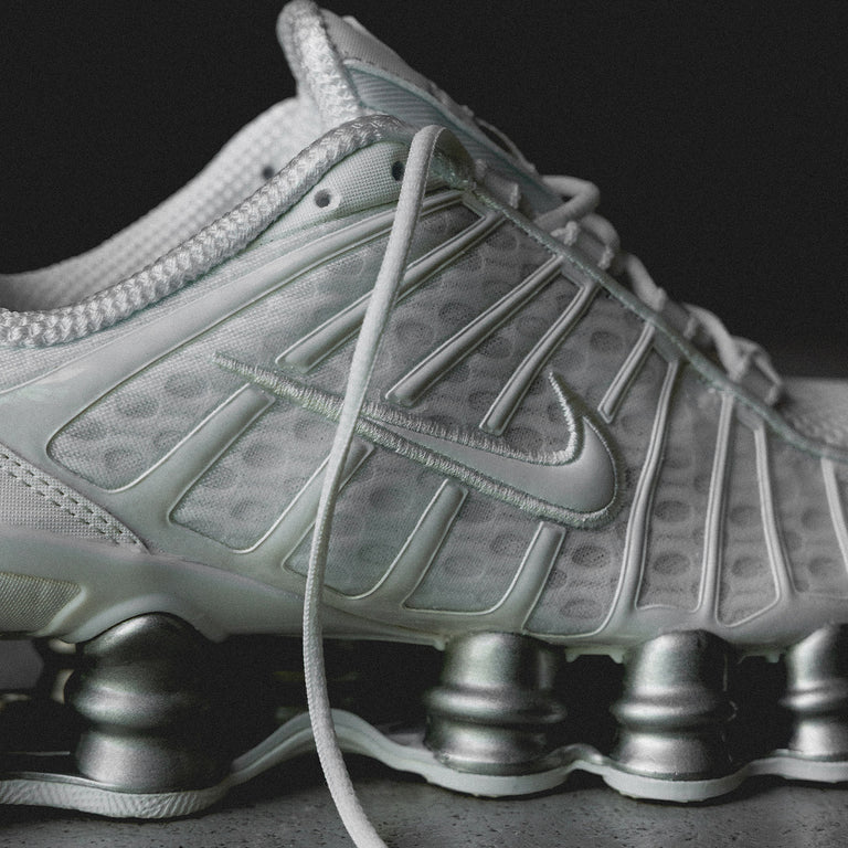 Nike Wmns Shox TL onfeet