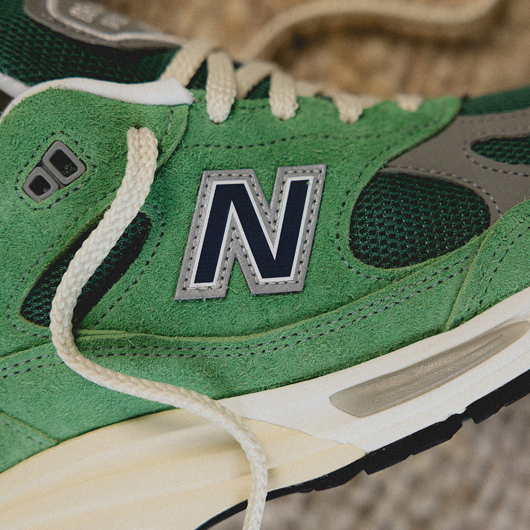 New Balance U991GV2 *Made in England* onfeet