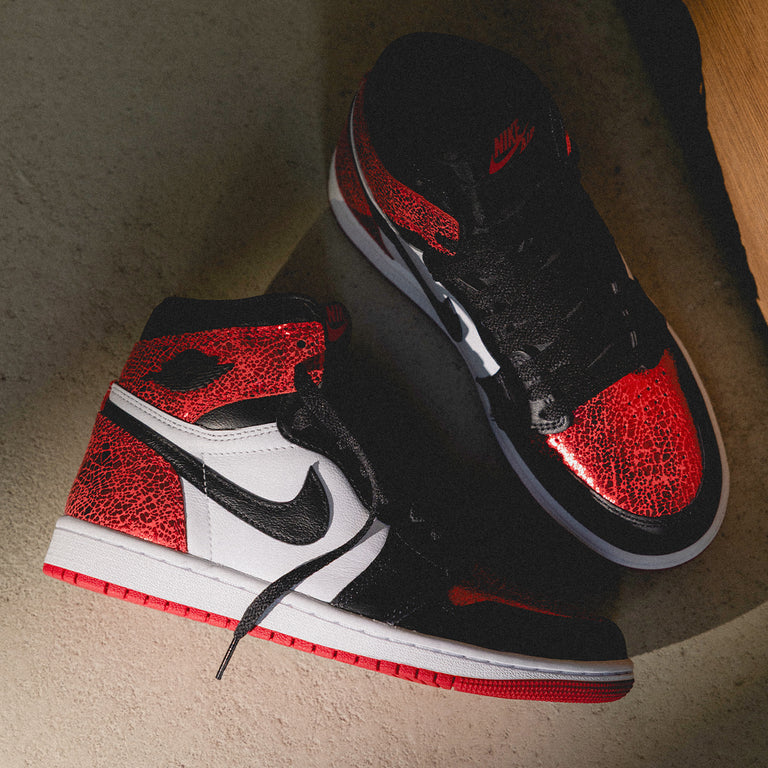 Nike Wmns Air Jordan 1 Retro High OG *Varsity Red* onfeet