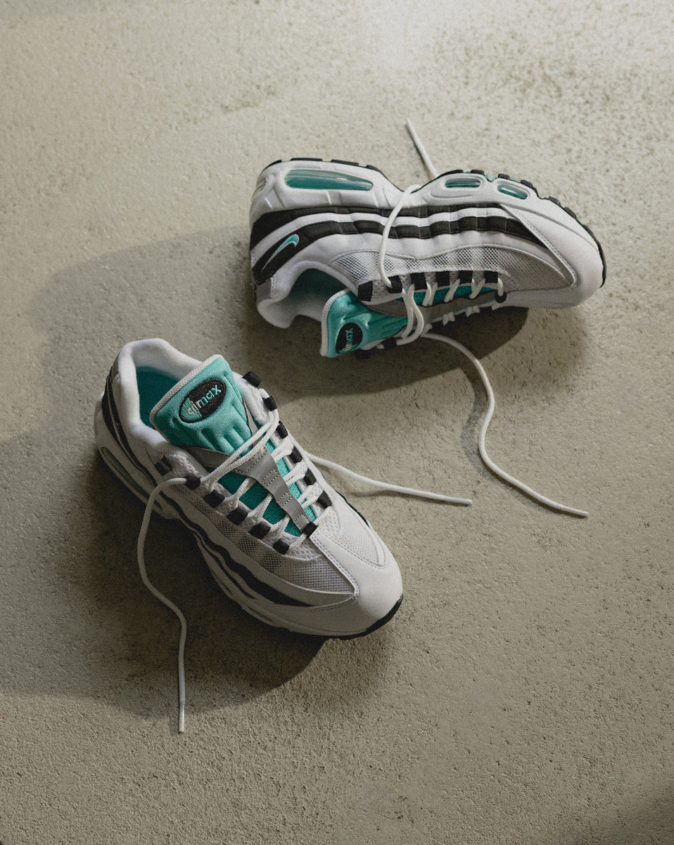 Nike Air Max 95 OG ホワイト/ブラック/ハイパージェイド NIKE AIR MAX 95 OG WHITE/HYPER JADE-BLACK-METALLIC SILVER