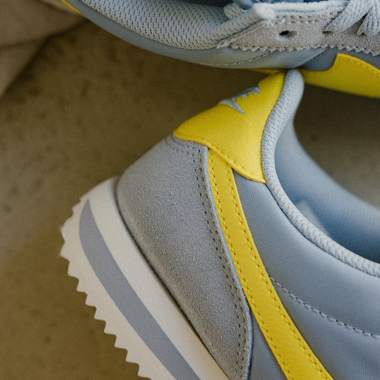 Nike Wmns Cortez TXT onfeet